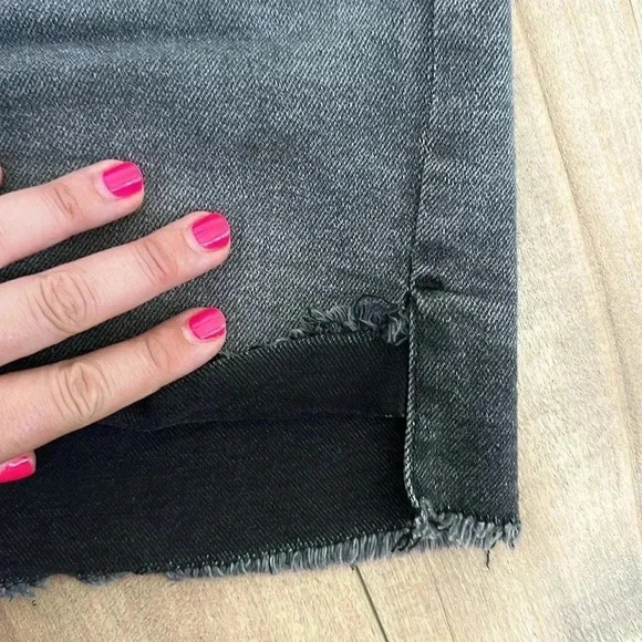 Good American Black Good 90s Wrap Waist Fray Hem Cutoff Shorts Size 15 - Picture 6 of 7